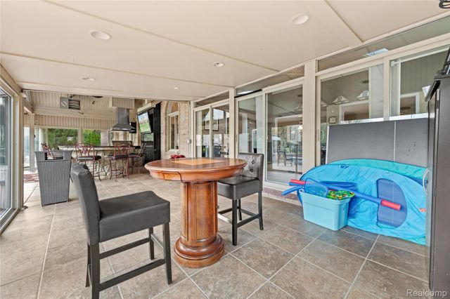 22151 Vinewood Boulevard, Taylor, MI 48180