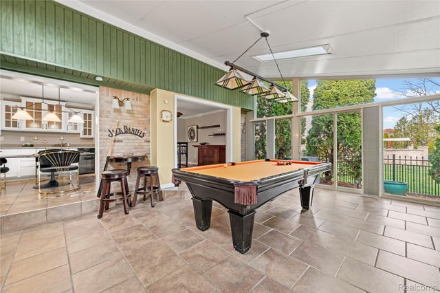 22151 Vinewood Boulevard, Taylor, MI 48180