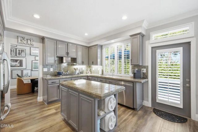 27407 Whitefield Place, Valencia, CA 91354
