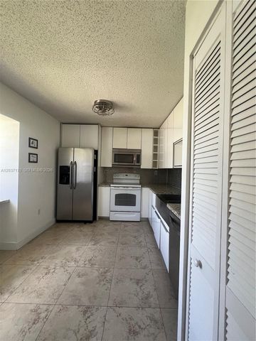 13742 SW 147th Cir Ln 2-27, Miami, FL 33186