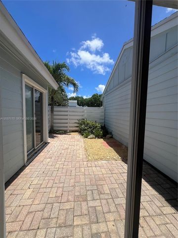 13742 SW 147th Cir Ln 2-27, Miami, FL 33186