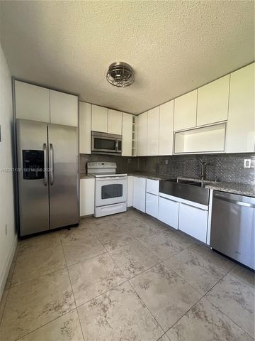 13742 SW 147th Cir Ln 2-27, Miami, FL 33186