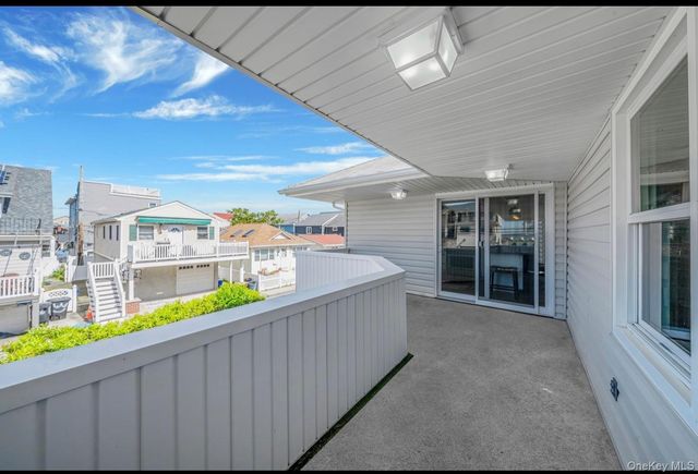 105 Vermont Street Upper, Long Beach, NY 11561