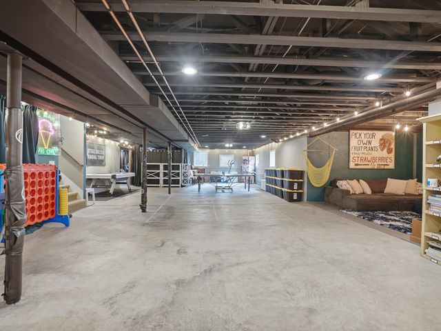 5733 Pontiac Trail, Ann Arbor, MI 48105