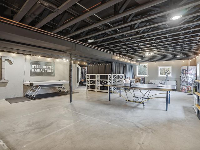 5733 Pontiac Trail, Ann Arbor, MI 48105