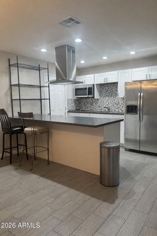 3702 W GLENDALE Avenue, Phoenix, AZ 85051