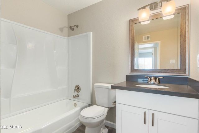 3702 W GLENDALE Avenue, Phoenix, AZ 85051