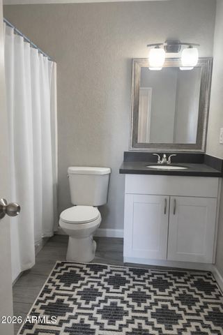 3702 W GLENDALE Avenue, Phoenix, AZ 85051