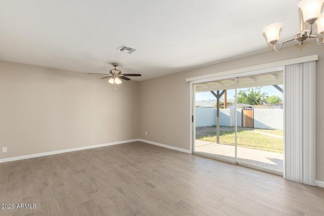 3702 W GLENDALE Avenue, Phoenix, AZ 85051