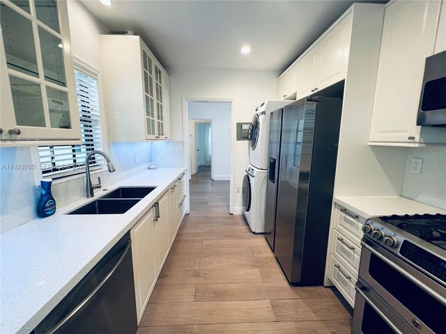 1407 SE 2nd St, Fort Lauderdale, FL 33301