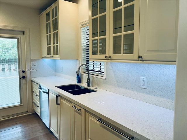 1407 SE 2nd St, Fort Lauderdale, FL 33301