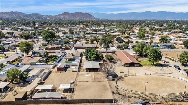 533 River, Norco, CA 92860