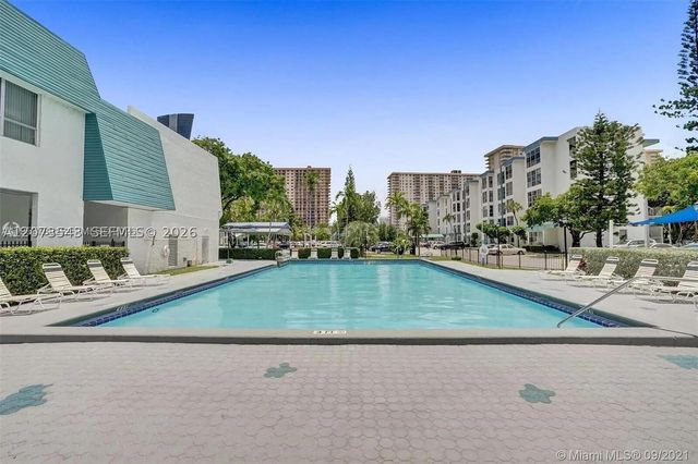 17560 Atlantic Blvd 405, Sunny Isles Beach, FL 33160