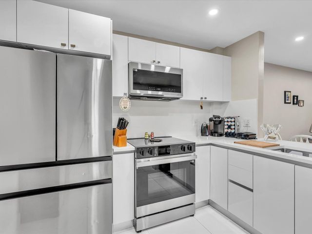 100 Ashbury Road 103, Hollywood, FL 33024