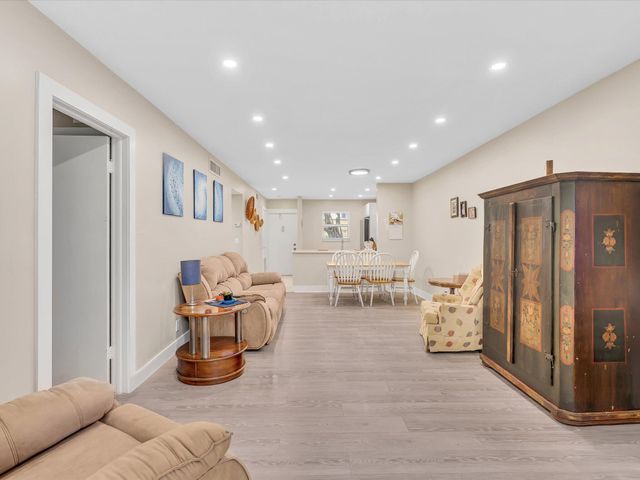 100 Ashbury Road 103, Hollywood, FL 33024