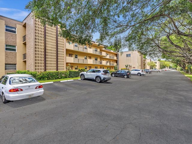 100 Ashbury Road 103, Hollywood, FL 33024