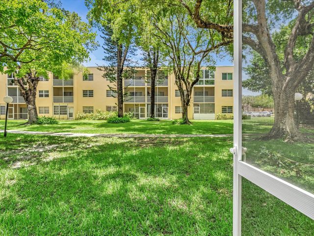 100 Ashbury Road 103, Hollywood, FL 33024