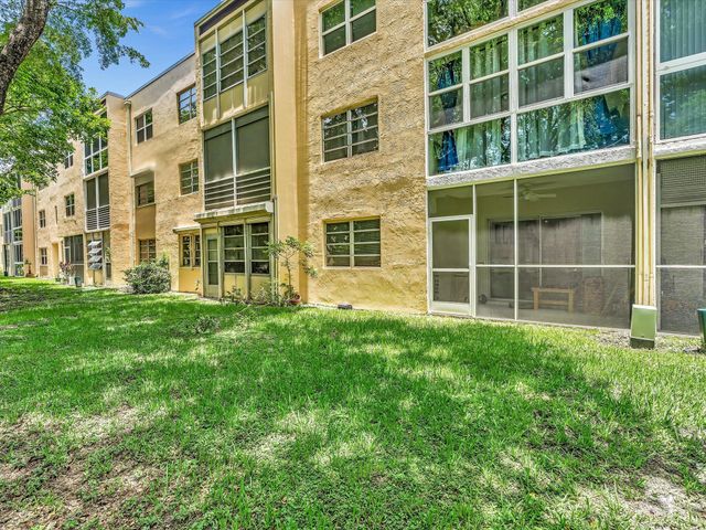 100 Ashbury Road 103, Hollywood, FL 33024