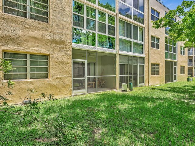 100 Ashbury Road 103, Hollywood, FL 33024