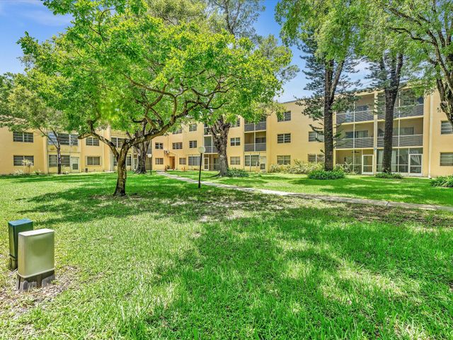 100 Ashbury Road 103, Hollywood, FL 33024