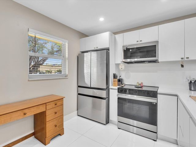 100 Ashbury Road 103, Hollywood, FL 33024