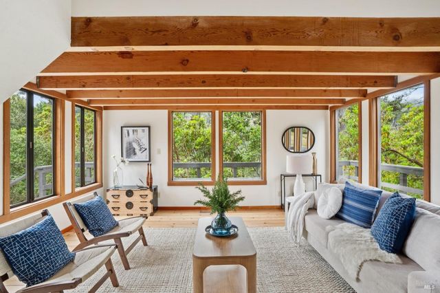 10 Miwok Way, Inverness, CA 94937