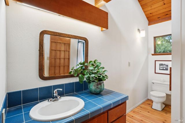 10 Miwok Way, Inverness, CA 94937