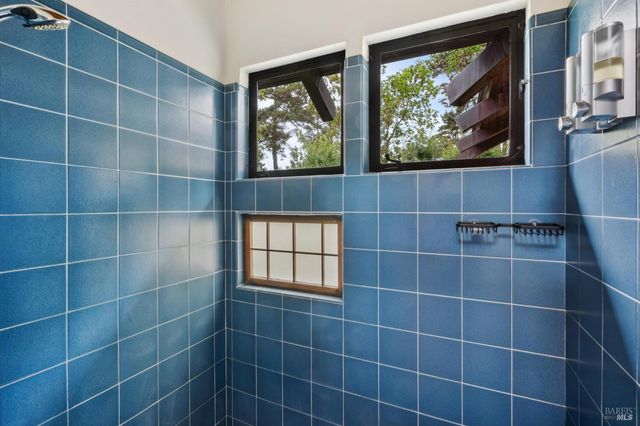 10 Miwok Way, Inverness, CA 94937