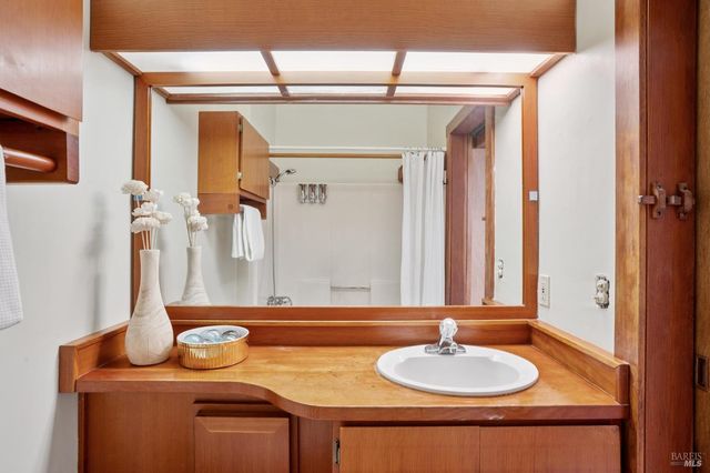 10 Miwok Way, Inverness, CA 94937