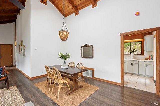 10 Miwok Way, Inverness, CA 94937