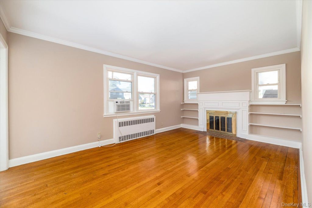 415 Whitehall Street, Lynbrook, NY 11563 — photo 4