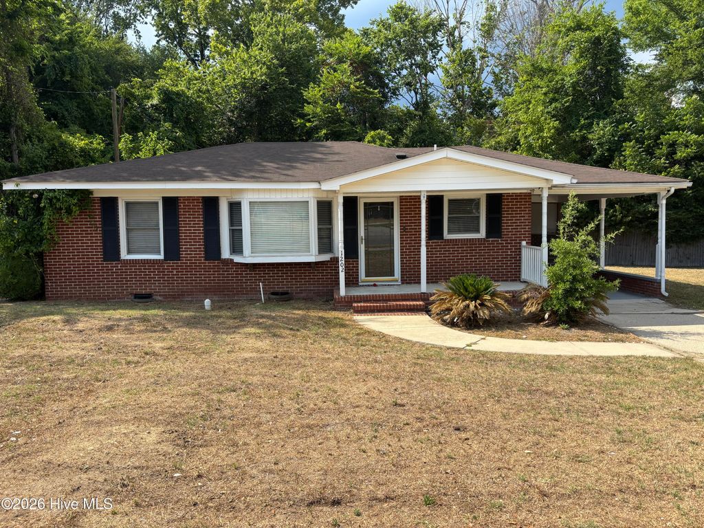 1202 W Howard Avenue, Tarboro, NC 27886