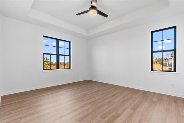 W251N2371 Valleyview CIRCLE, Pewaukee, WI 53072