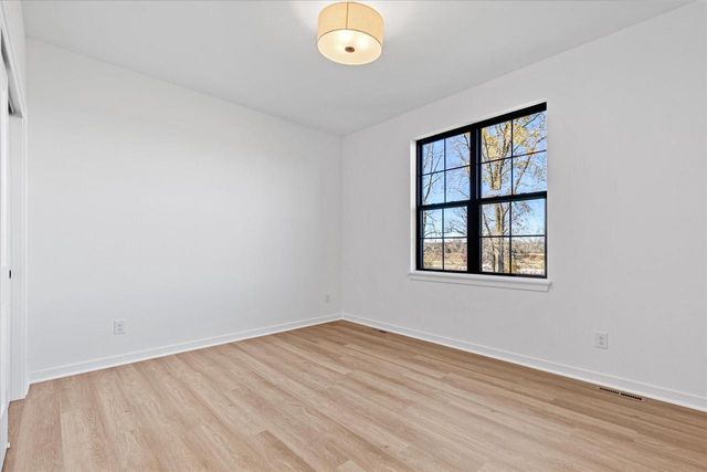 W251N2371 Valleyview CIRCLE, Pewaukee, WI 53072