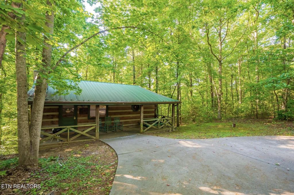 2339 Hidden Mountain Rd, Sevierville, TN 37876