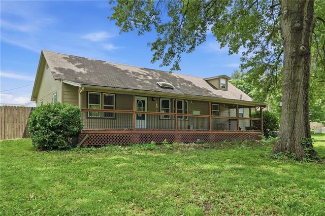 3209 N 155th Street, Basehor, KS 66007