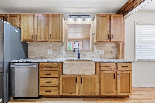 3209 N 155th Street, Basehor, KS 66007