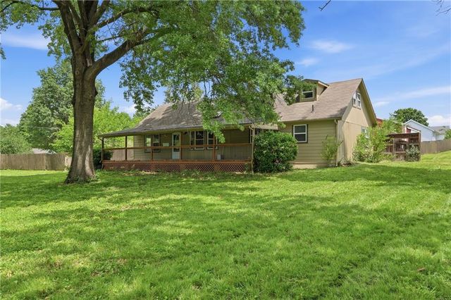 3209 N 155th Street, Basehor, KS 66007