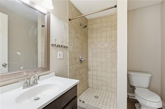 3209 N 155th Street, Basehor, KS 66007