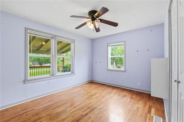3209 N 155th Street, Basehor, KS 66007