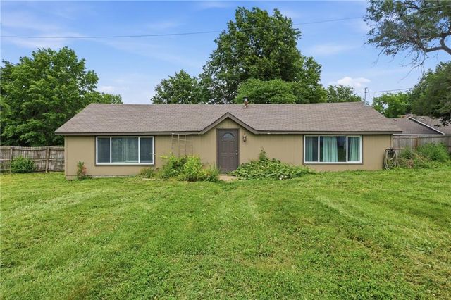 3209 N 155th Street, Basehor, KS 66007