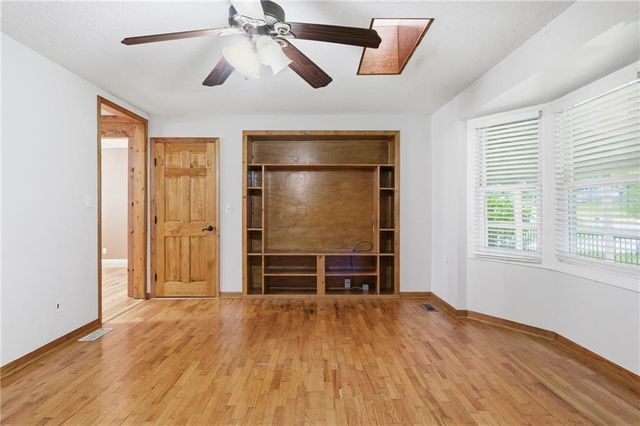3209 N 155th Street, Basehor, KS 66007