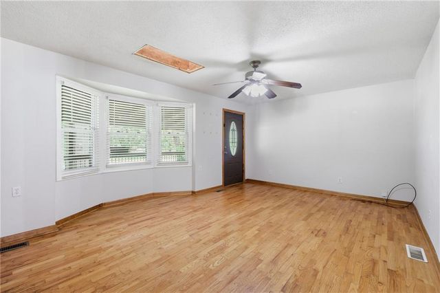 3209 N 155th Street, Basehor, KS 66007