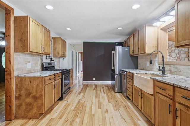 3209 N 155th Street, Basehor, KS 66007