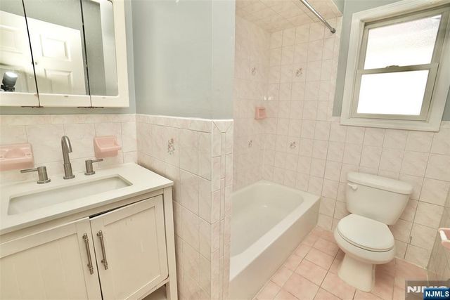 366-368 14th Avenue, Newark, NJ 07103
