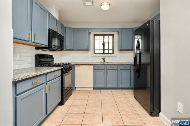 366-368 14th Avenue, Newark, NJ 07103