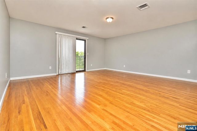 366-368 14th Avenue, Newark, NJ 07103