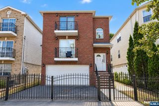 366-368 14th Avenue, Newark, NJ 07103