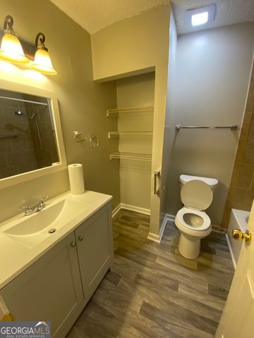 8783 Homewood Ct, Riverdale, GA 30274