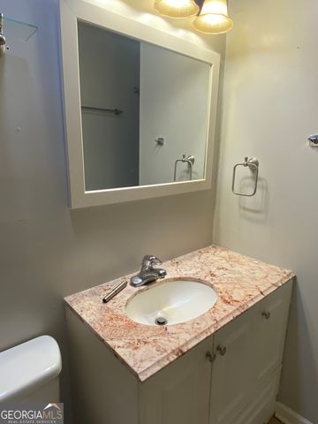 8783 Homewood Ct, Riverdale, GA 30274